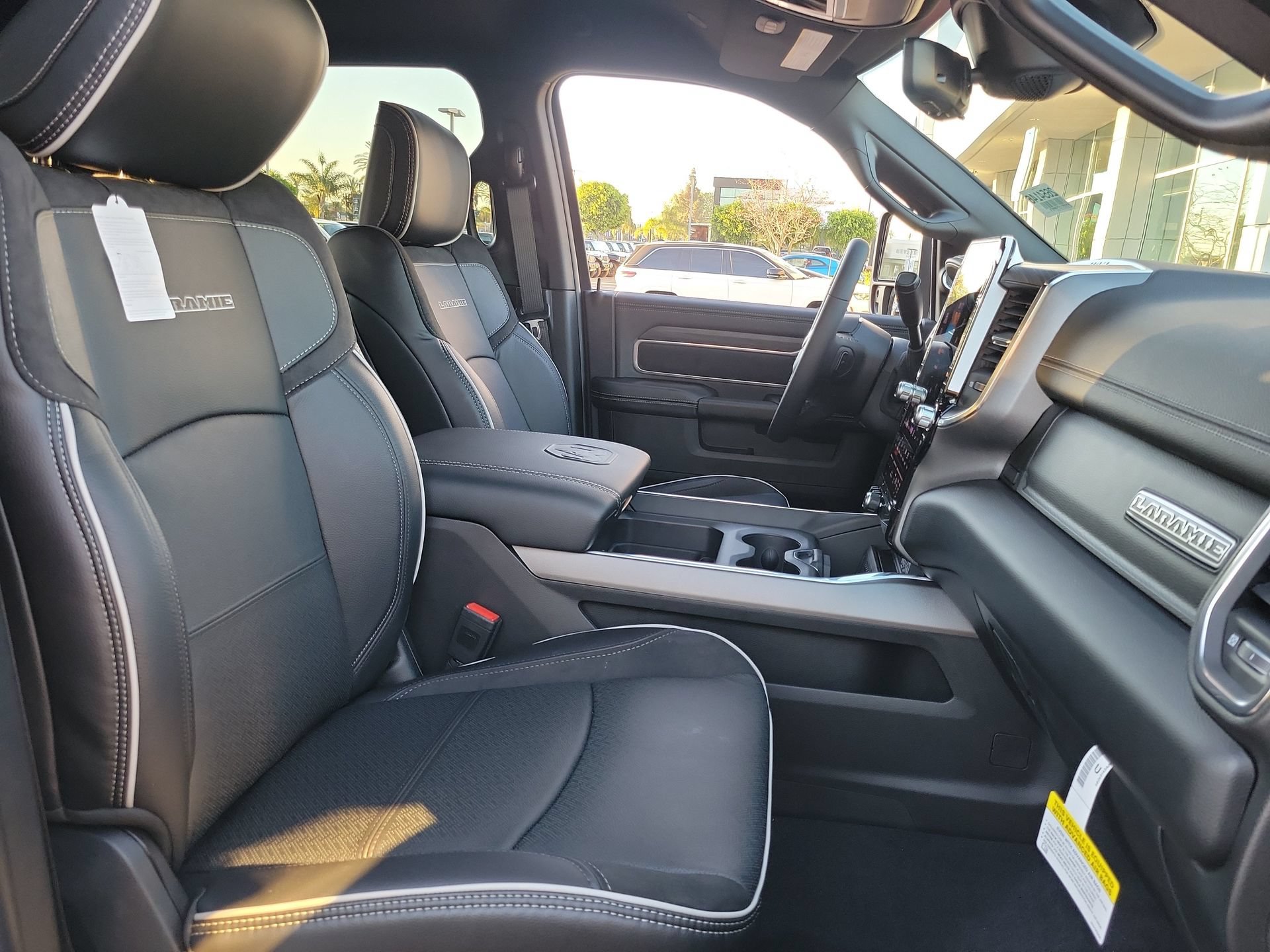 New 2026 RAM 2500 Laramie AWD/4WD image 18