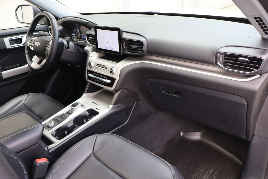 Used 2021 Ford Explorer XLT w/ Equipment Group 202A image 31