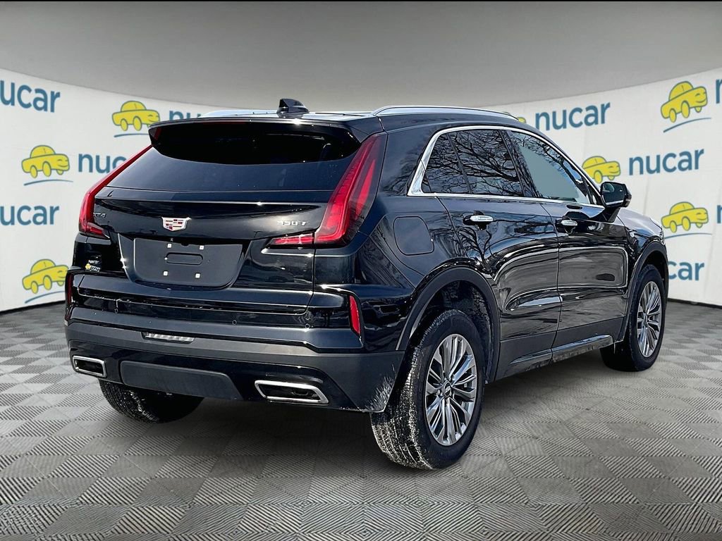 Used 2025 Cadillac XT4 Premium Luxury image 6