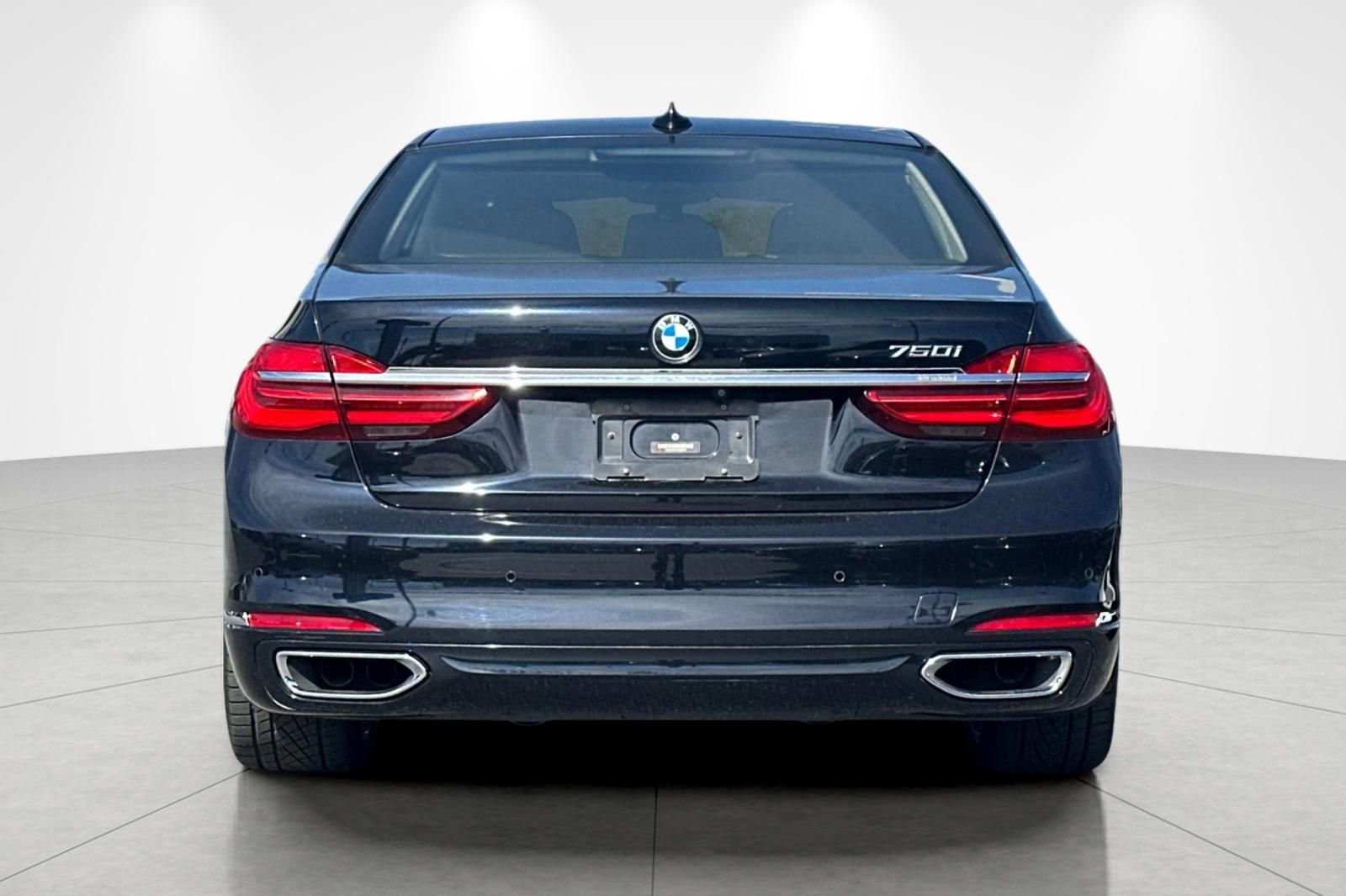 Used 2018 BMW 750i 750i image 3