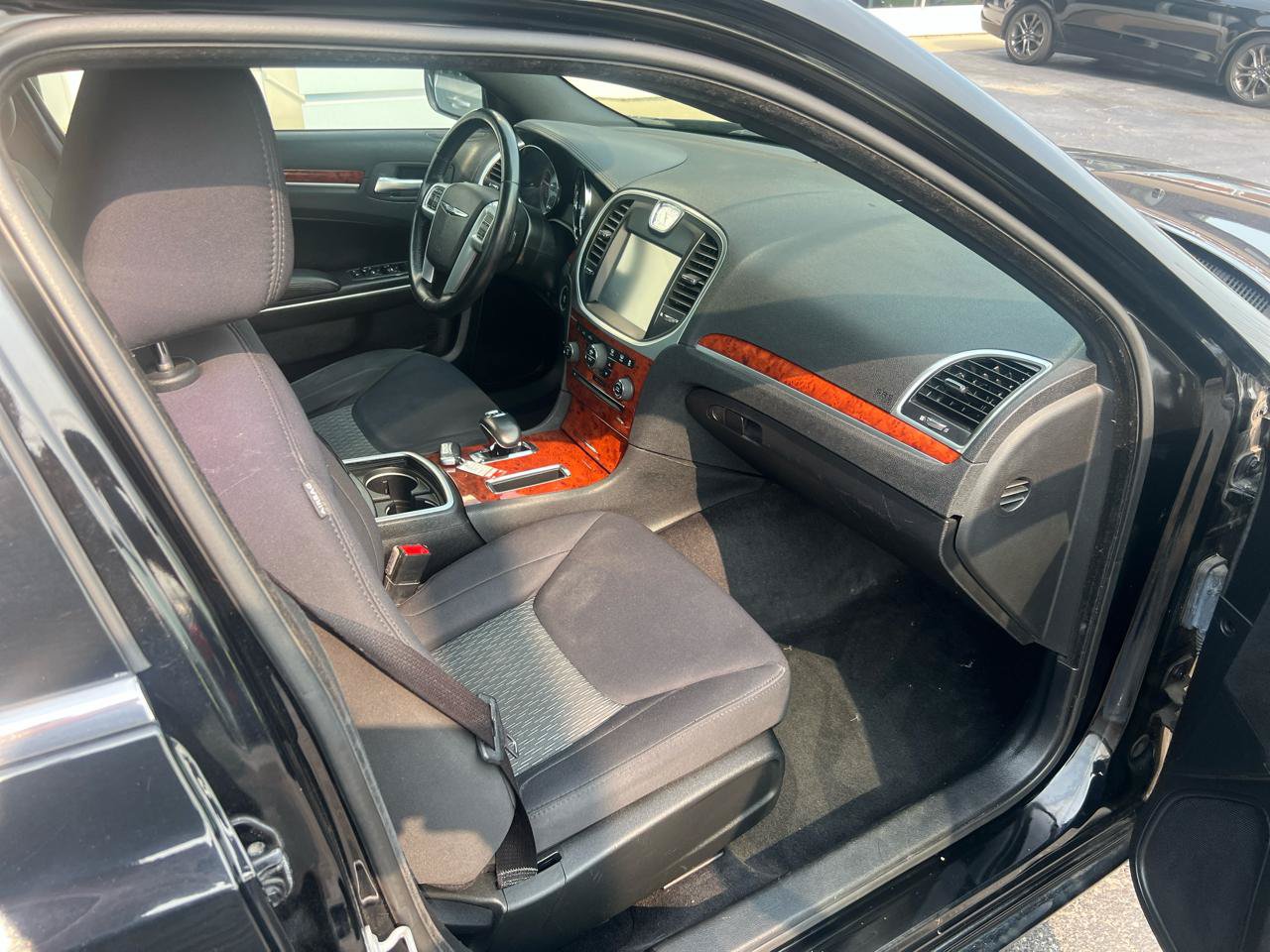 Used 2013 Chrysler 300 Touring RWD image 10