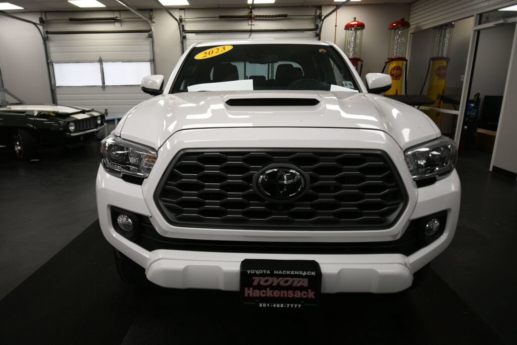 Certified 2023 Toyota Tacoma TRD Sport w/ Advanced Technology Package AWD/4WD image 3
