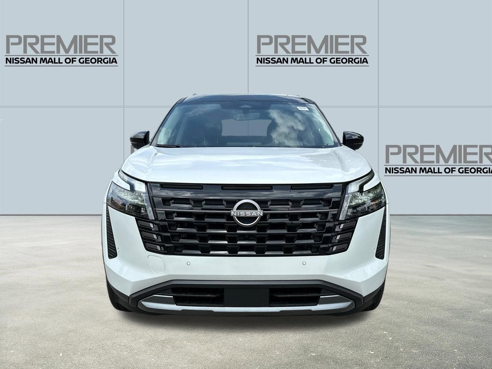 New 2026 Nissan Pathfinder Platinum FWD image 2