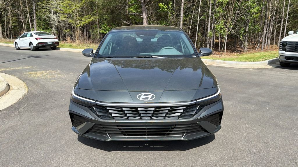 New 2026 Hyundai Elantra SE image 2