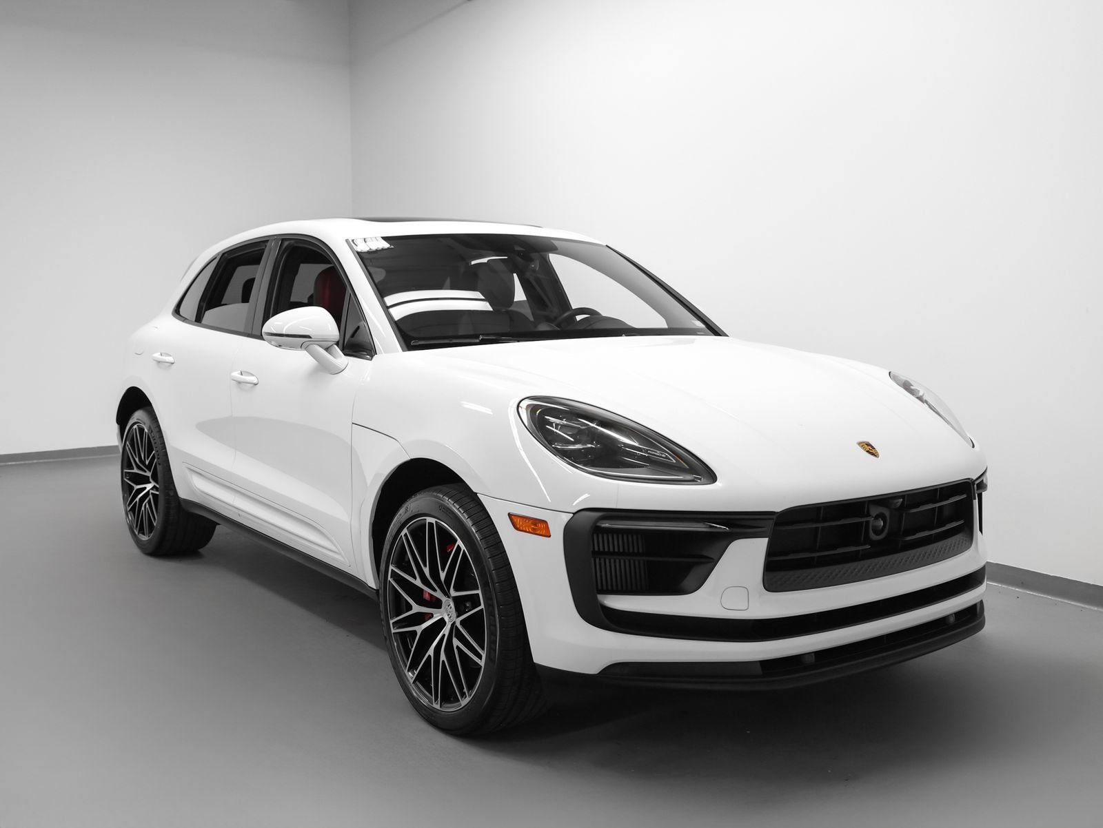 Certified 2022 Porsche Macan S image 10