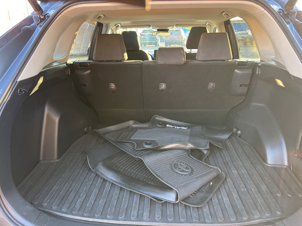 Used 2019 Toyota RAV4 XLE image 27
