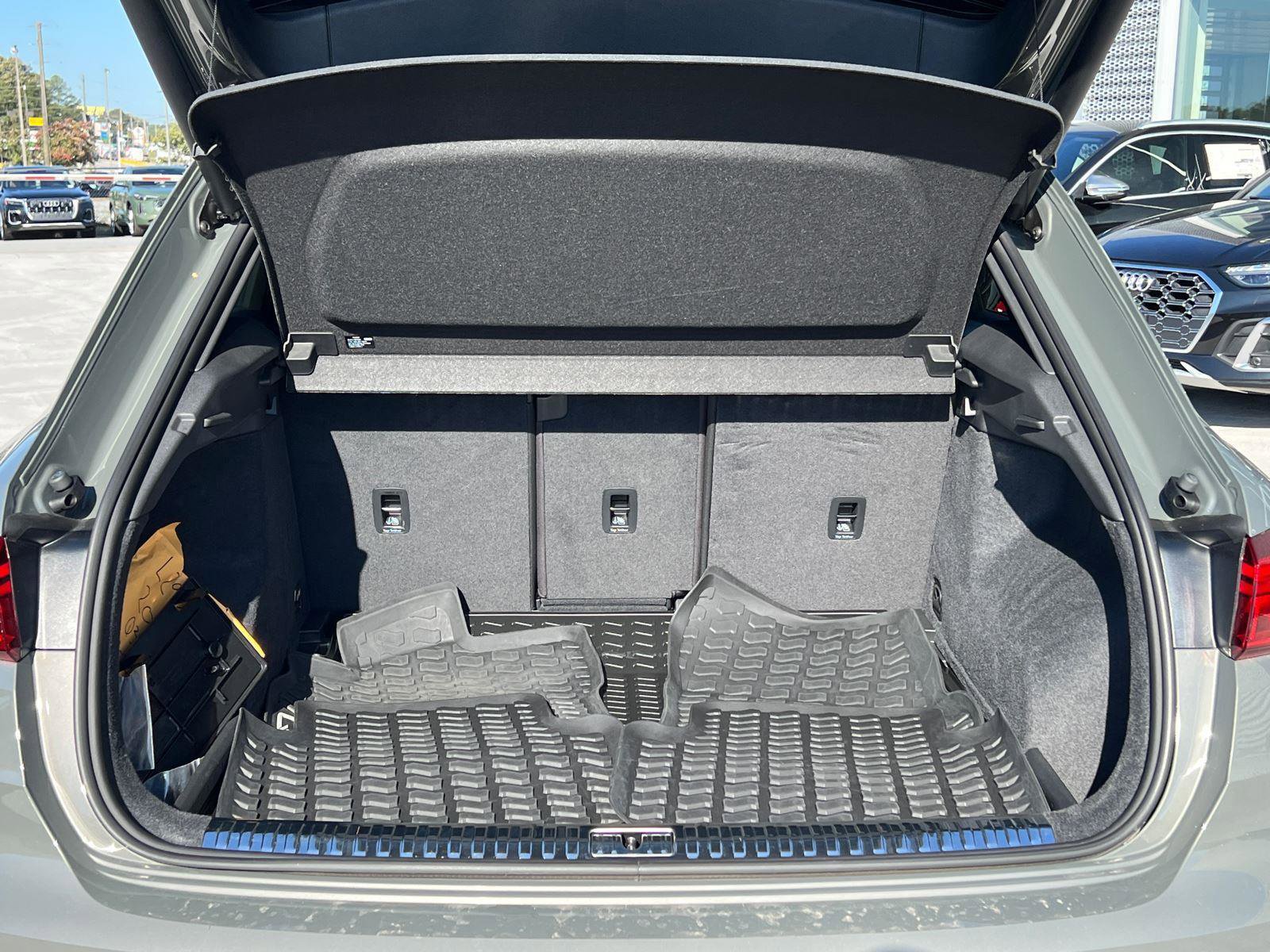 Used 2024 Audi Q3 2.0T Premium Plus w/ Premium Plus Package image 18