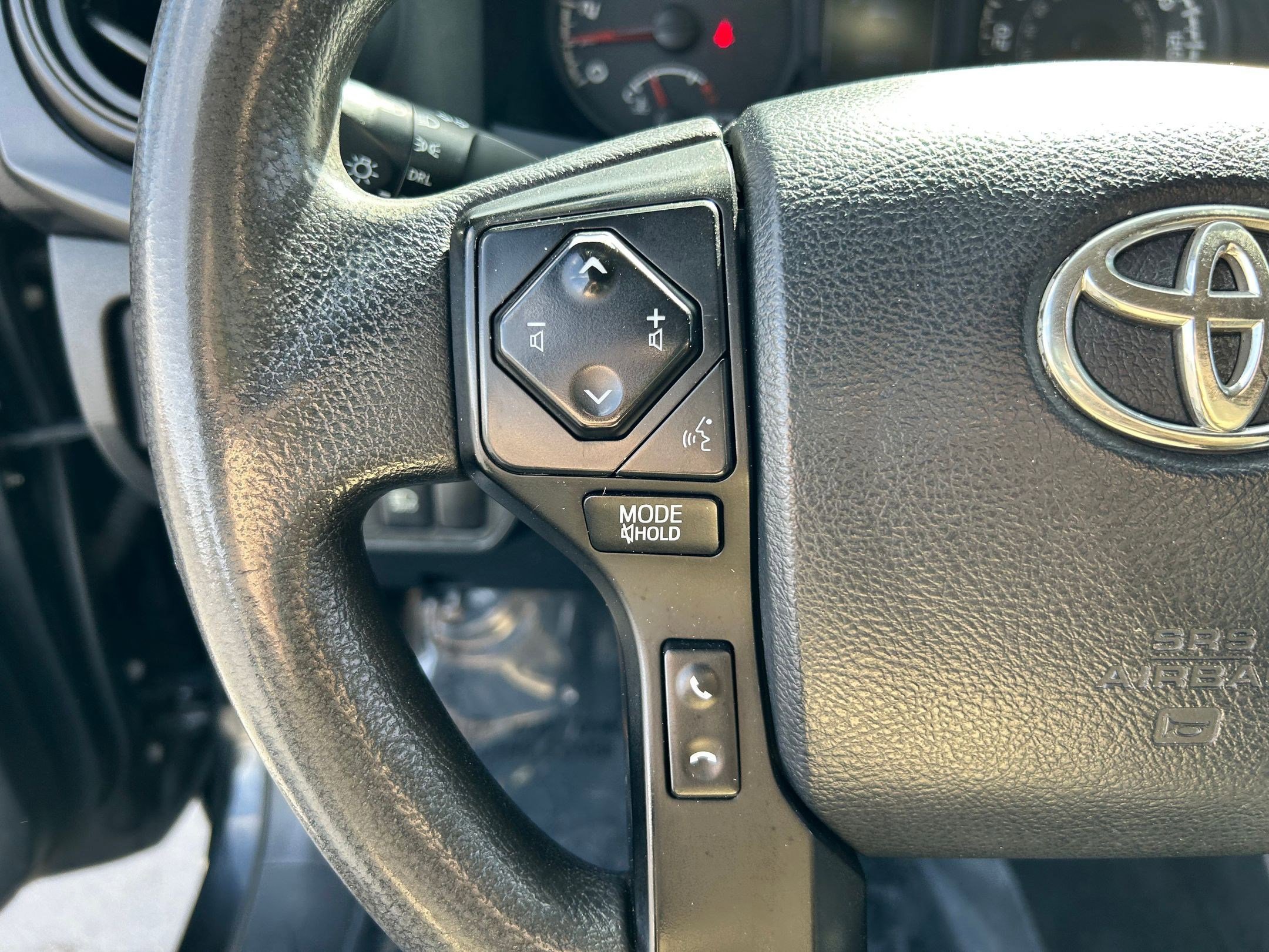 Used 2018 Toyota Tacoma SR image 14