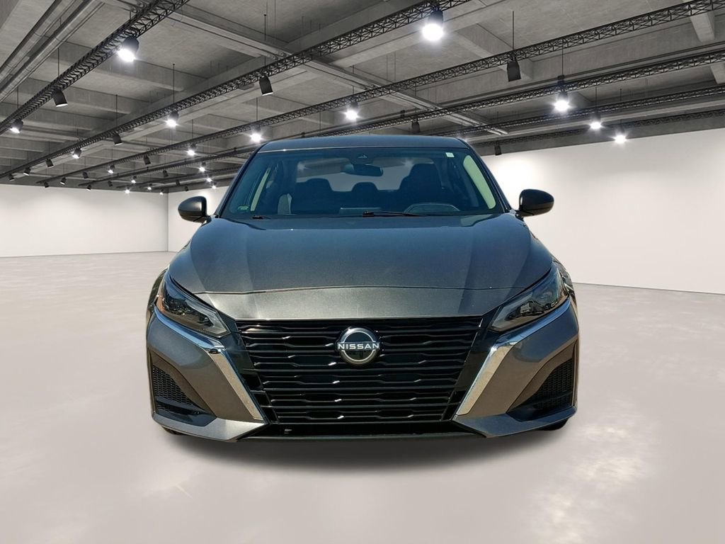 Used 2024 Nissan Altima 2.5 SV FWD image 18