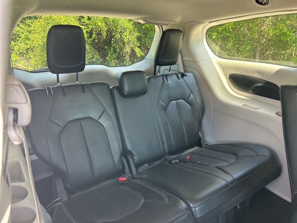 Used 2024 Chrysler Pacifica Limited FWD image 53