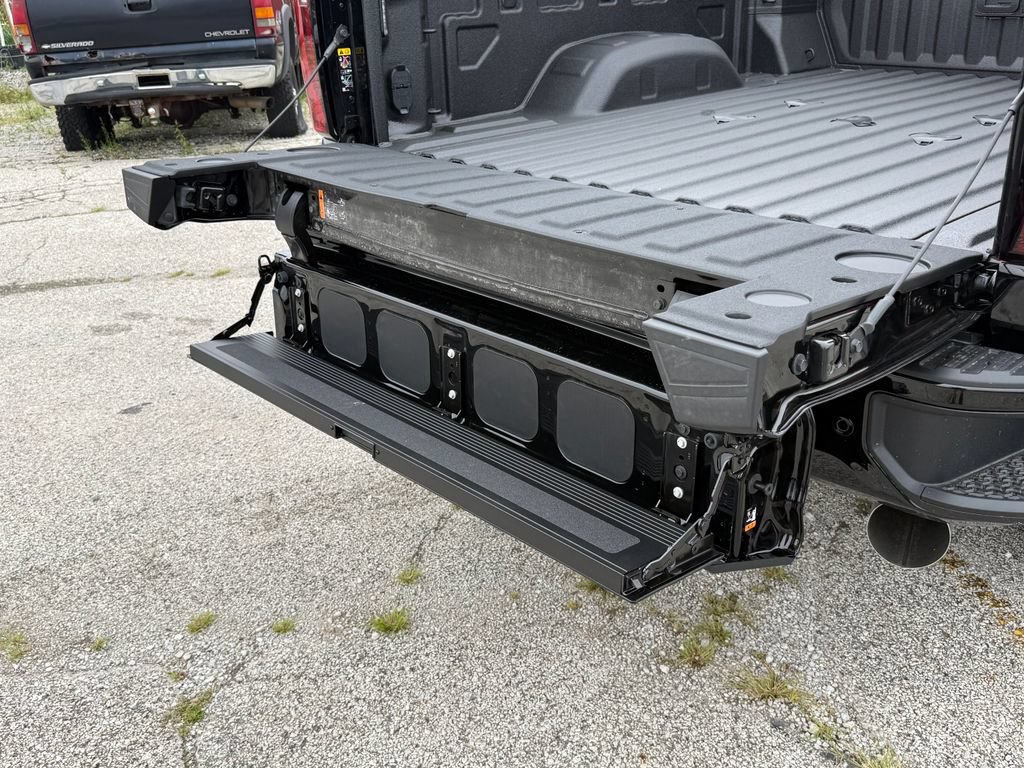 New 2026 GMC Sierra 2500 Denali w/ Denali Reserve Package AWD/4WD image 8