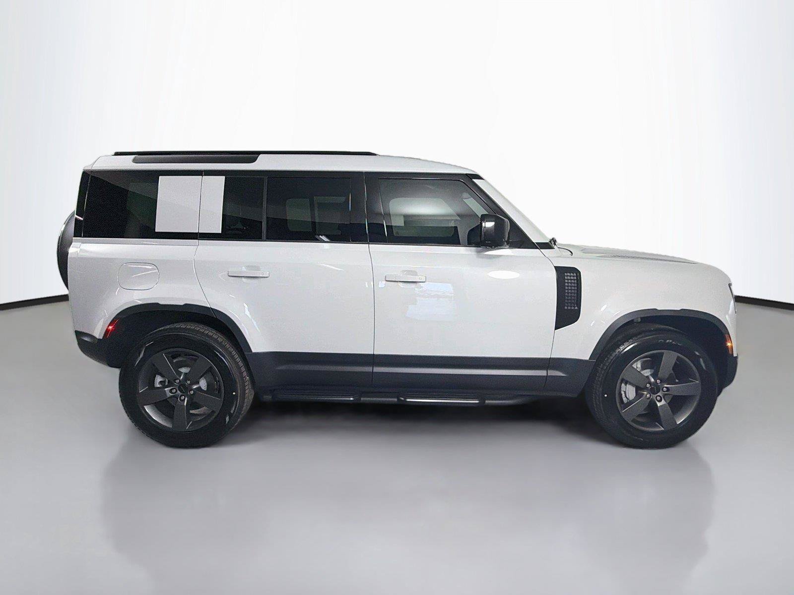 New 2026 Land Rover Defender 110 S AWD/4WD image 4