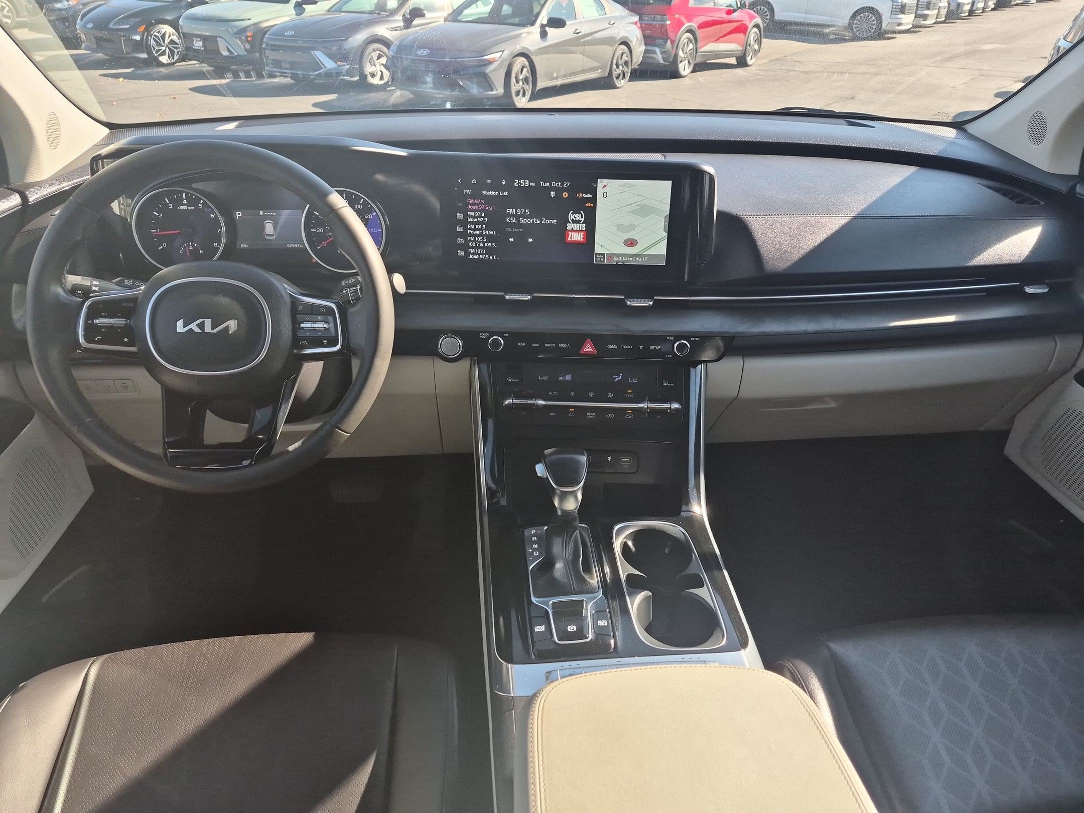 Used 2024 Kia Carnival EX FWD image 26