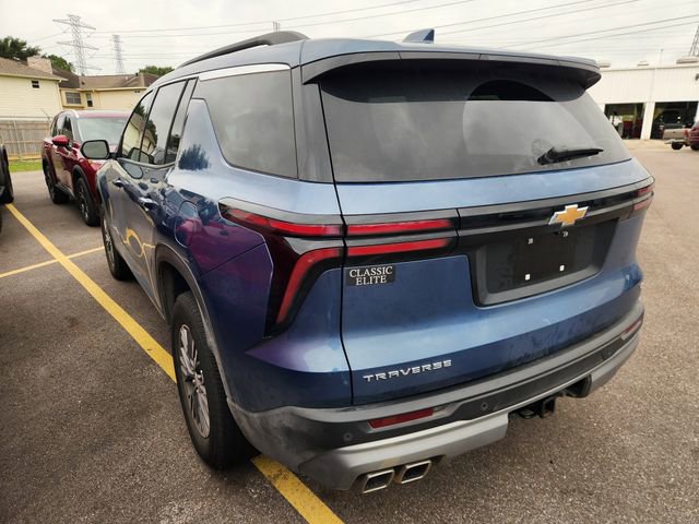 Used 2024 Chevrolet Traverse LT FWD image 4