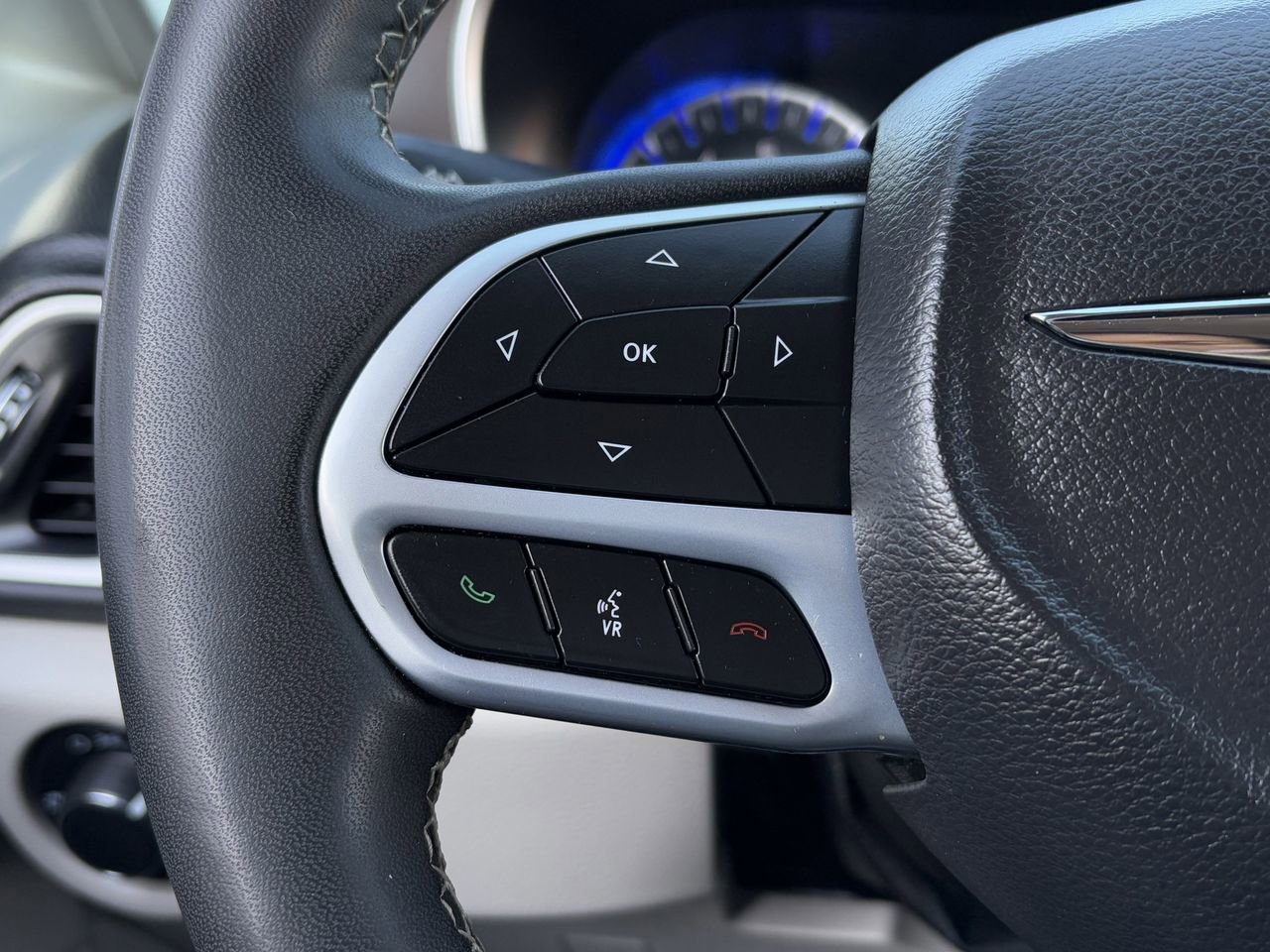 Used 2023 Chrysler Voyager LX image 16