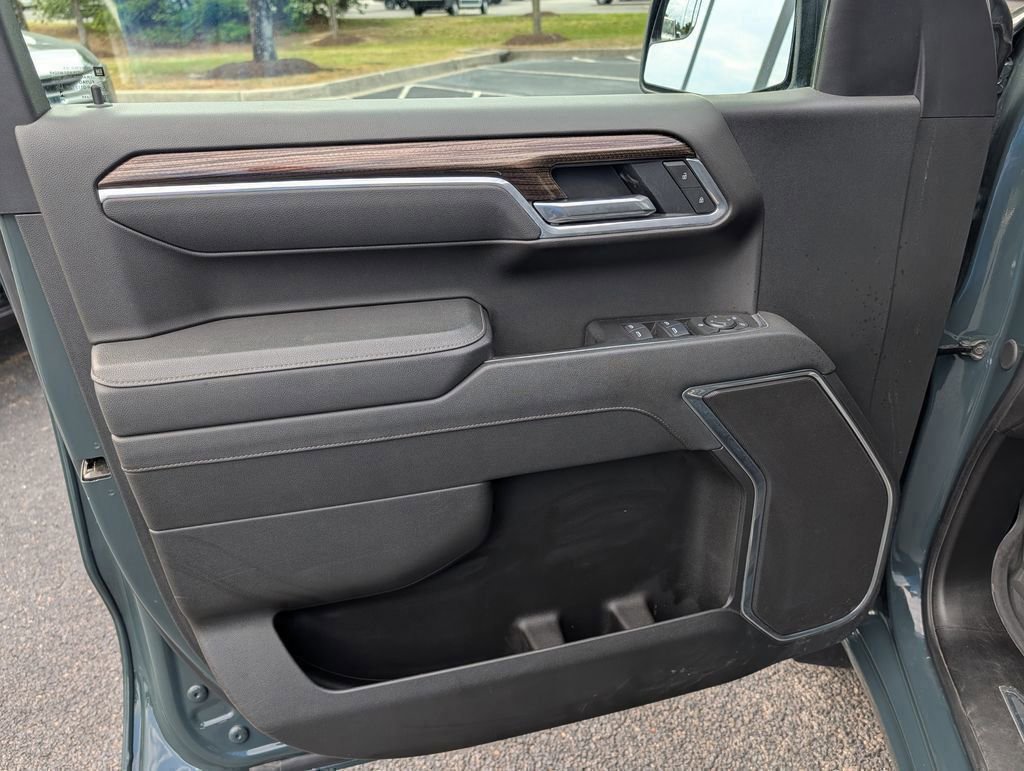 Used 2025 Chevrolet Silverado 1500 LT AWD/4WD image 15