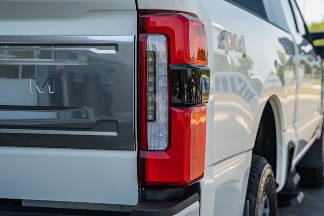 New 2026 Ford F350 4x4 Crew Cab Super Duty image 8