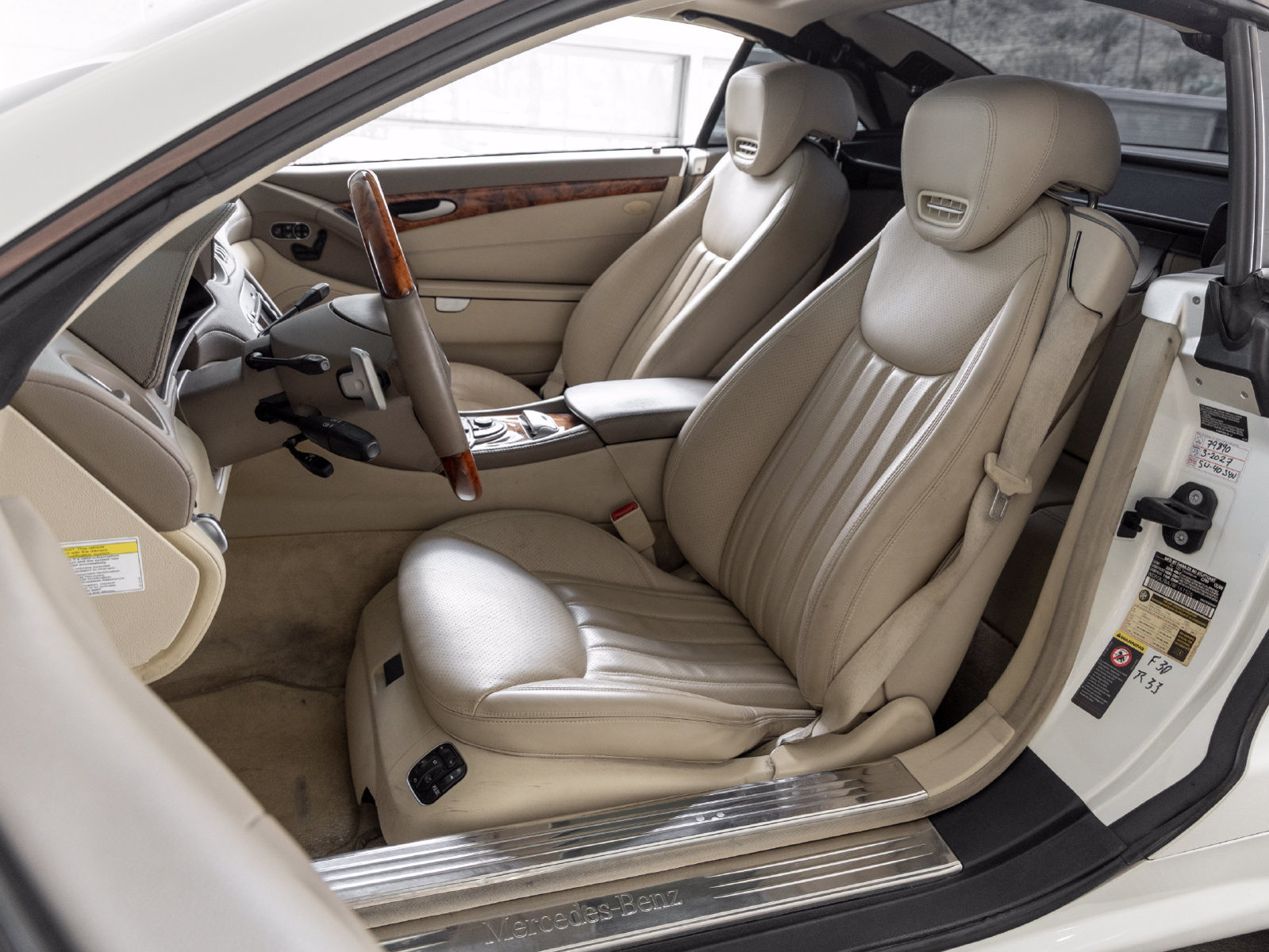 Used 2011 Mercedes-Benz SL 550 image 10