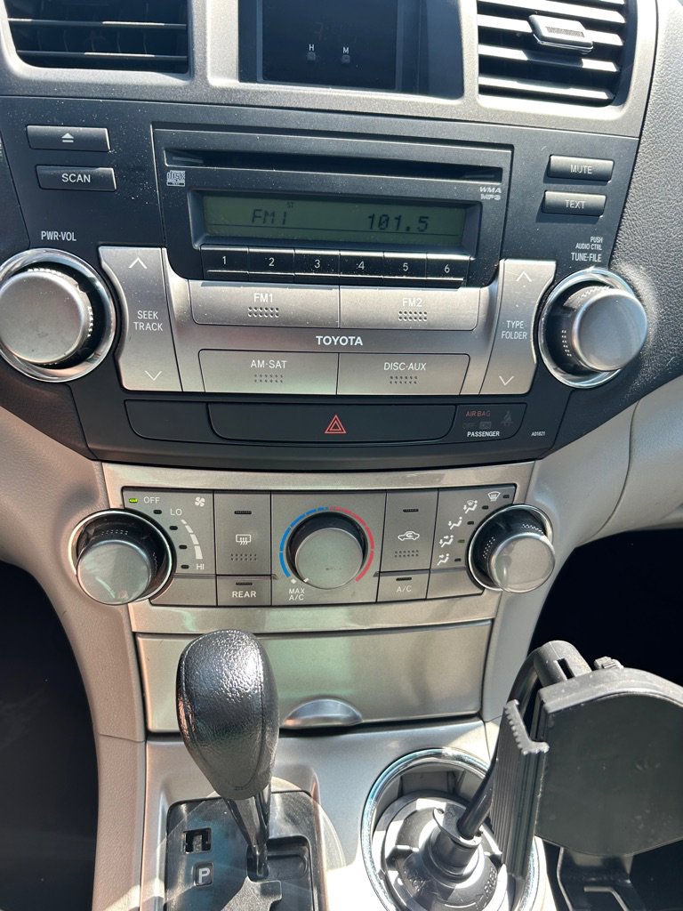 Used 2011 Toyota Highlander 2WD image 16