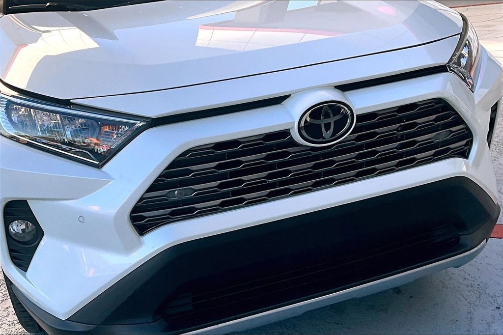Certified 2020 Toyota RAV4 Limited image 32