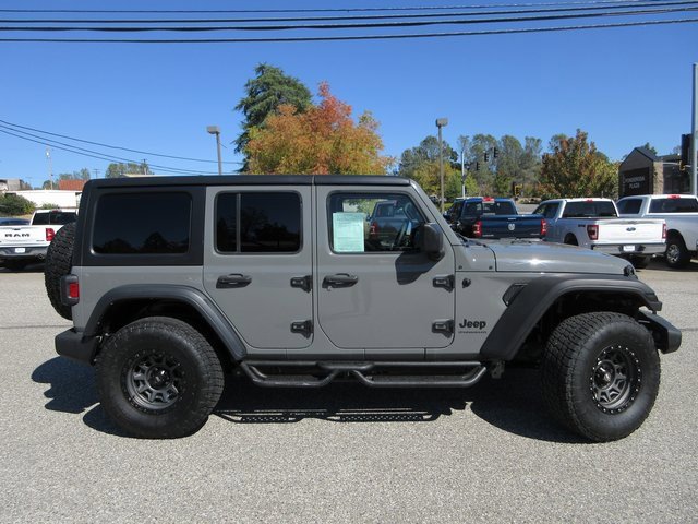 Used 2023 Jeep Wrangler Sport image 3