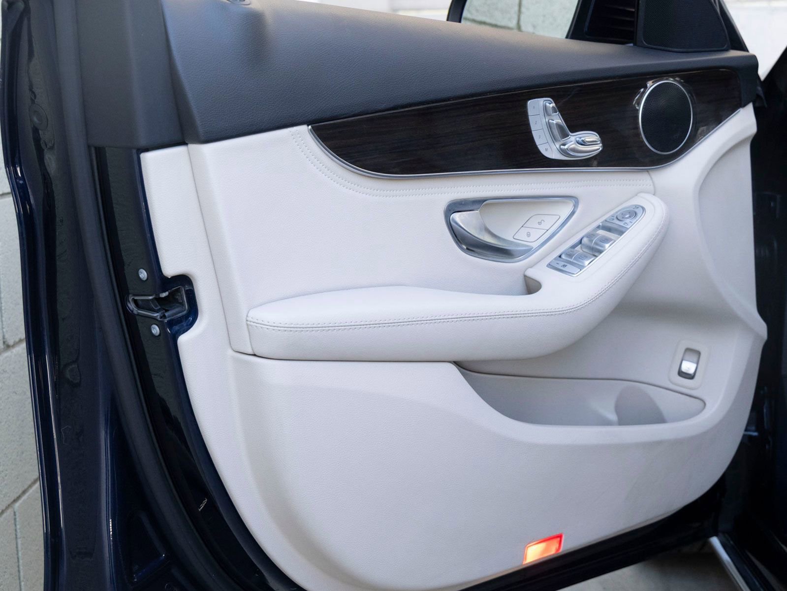 Used 2016 Mercedes-Benz C 300 Sedan image 12