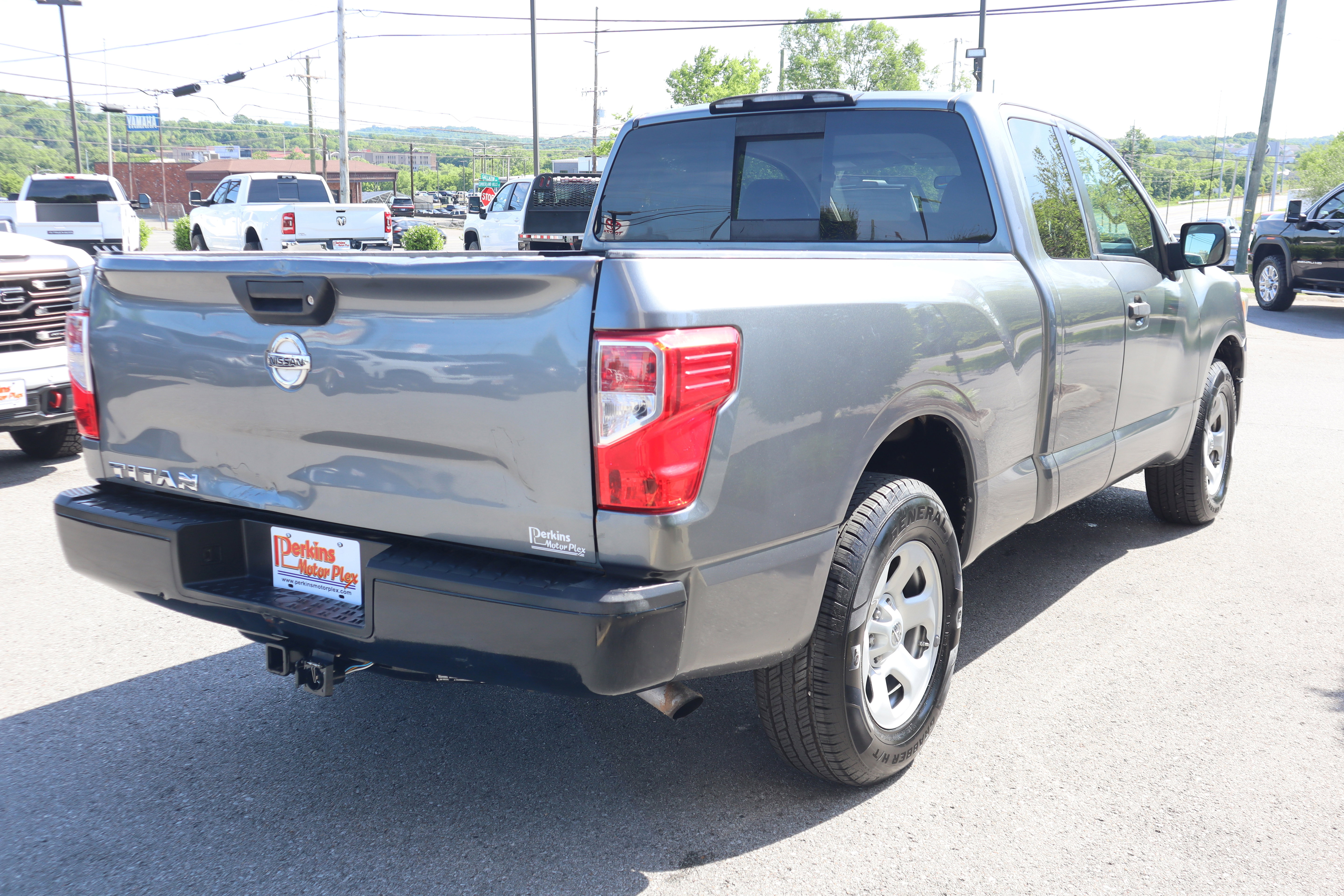 Used 2017 Nissan Titan S RWD image 7