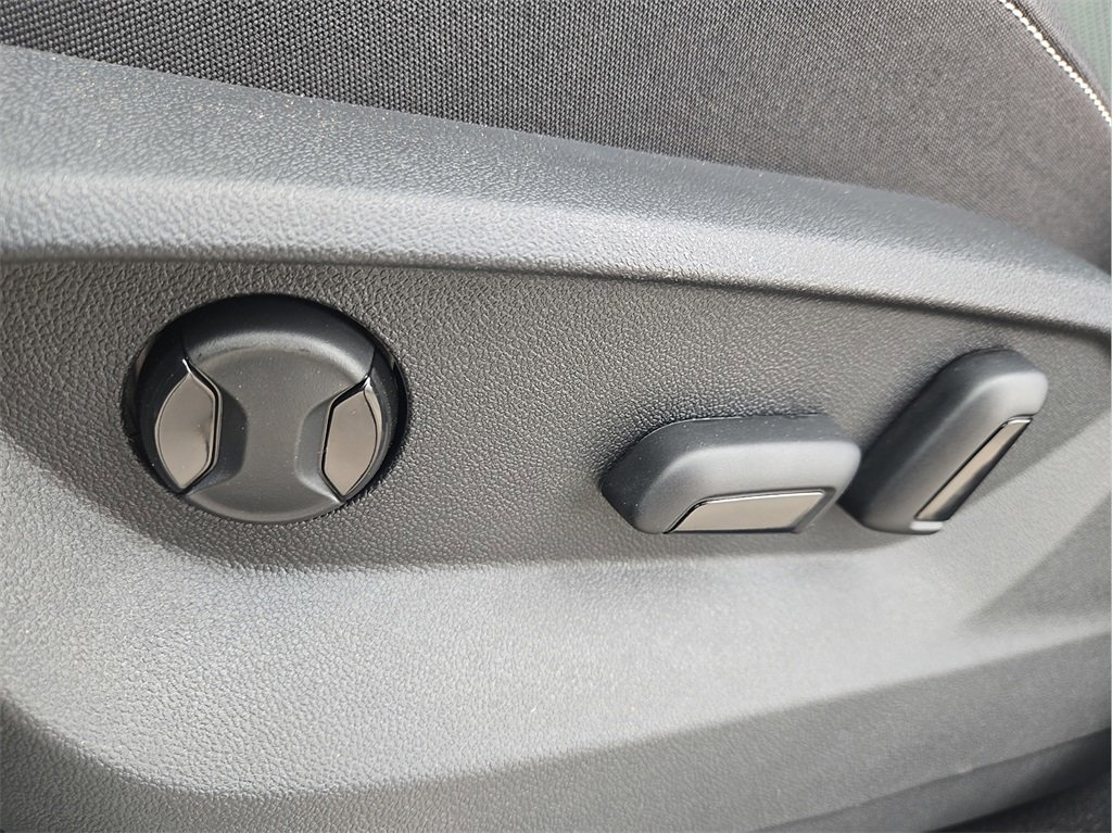 New 2026 Volkswagen Atlas SE image 18