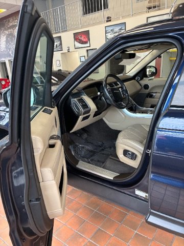 Used 2017 Land Rover Range Rover Sport HSE image 18