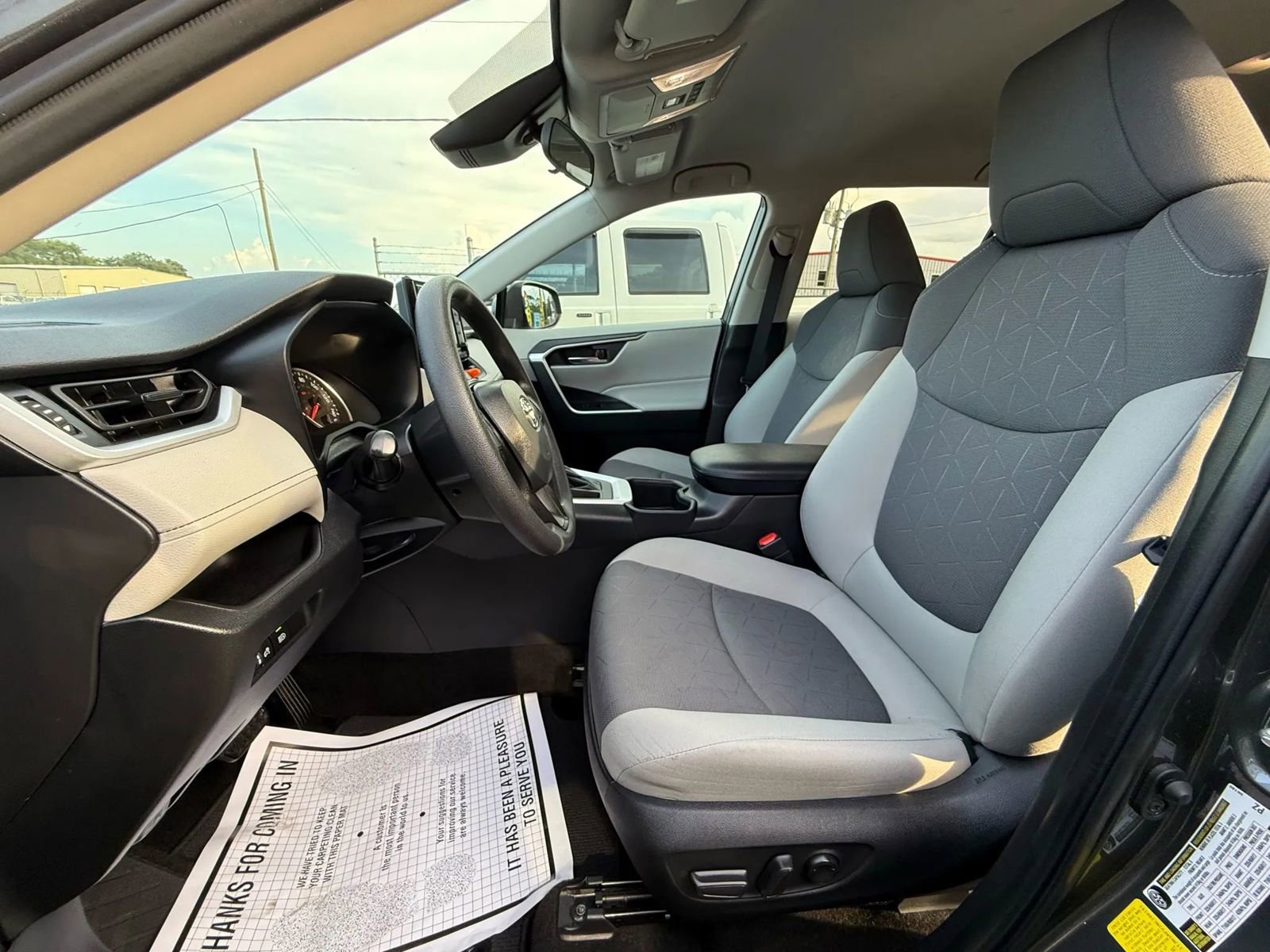 Used 2022 Toyota RAV4 XLE image 13