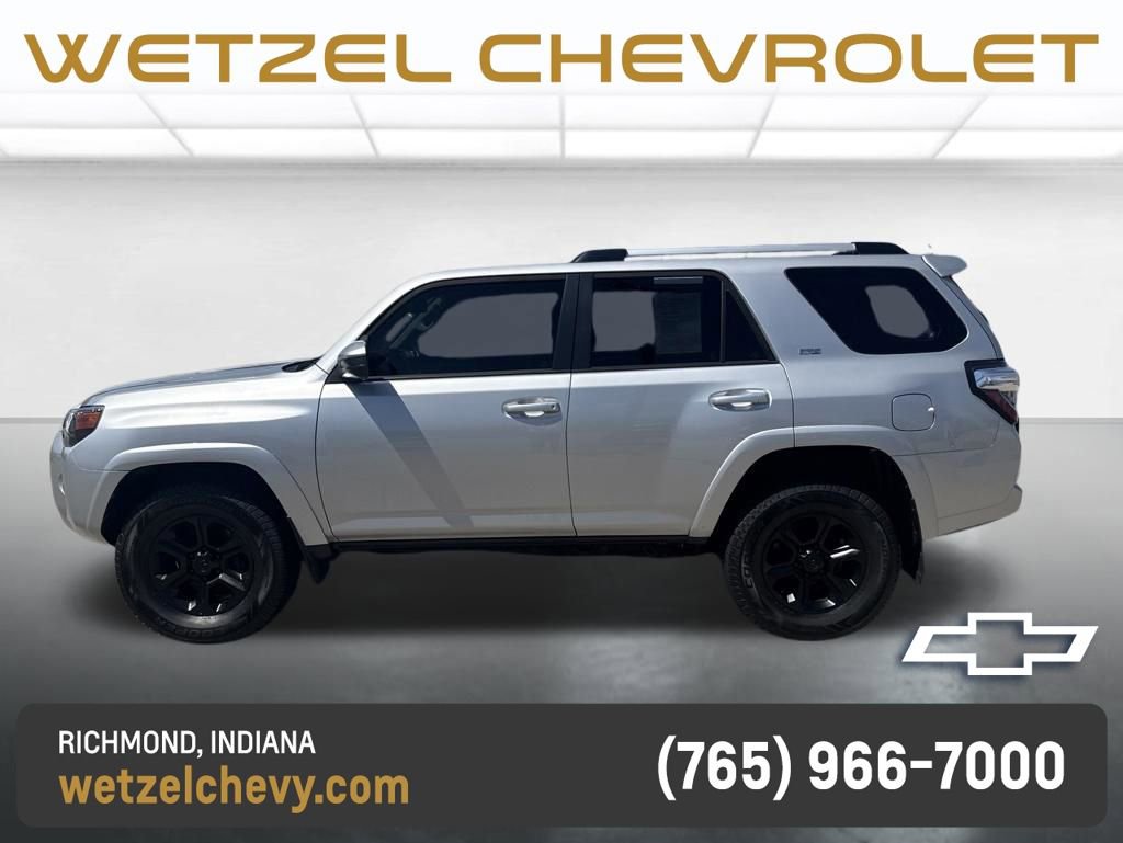 Used 2020 Toyota 4Runner SR5 AWD/4WD image 2