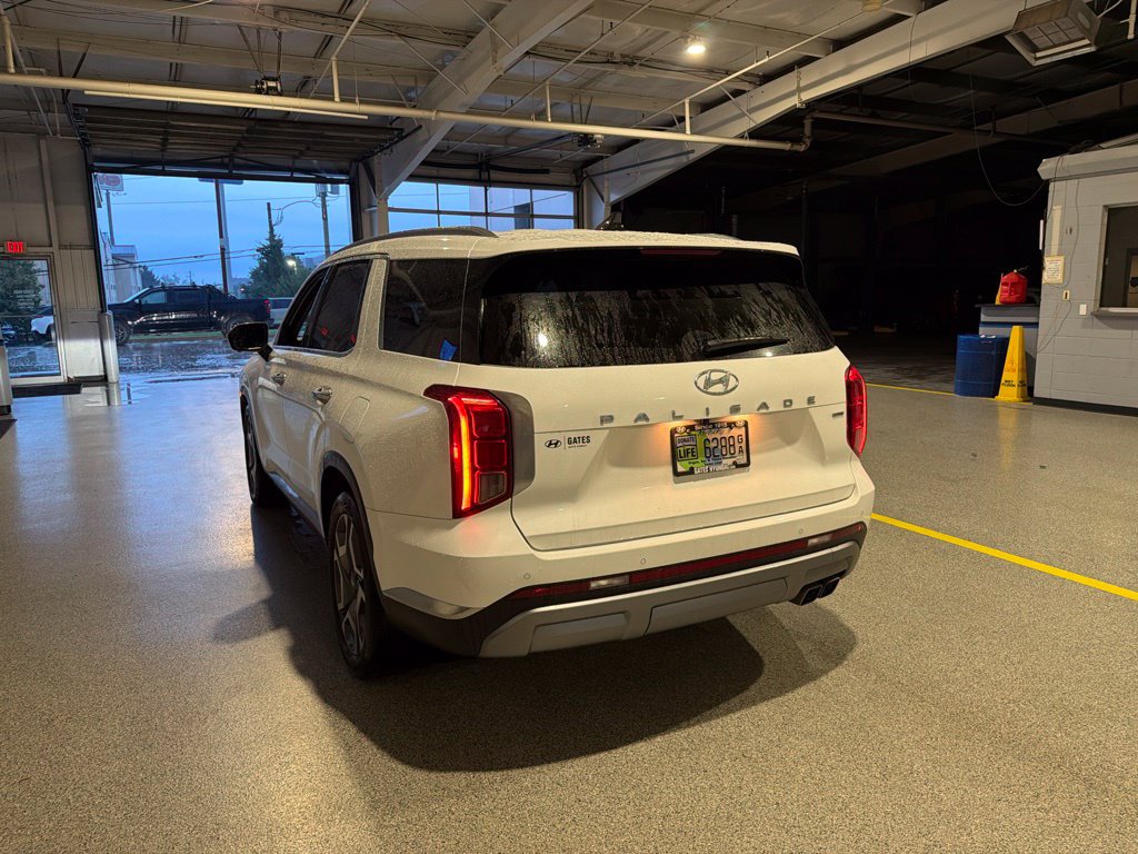 Used 2024 Hyundai Palisade Limited AWD/4WD image 4