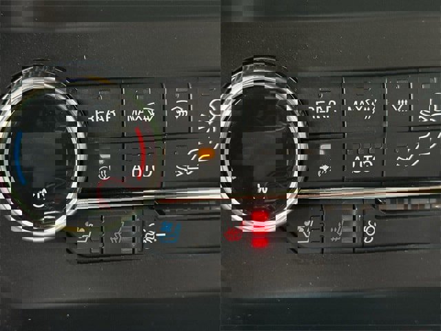 Used 2021 Ford Expedition Limited image 21