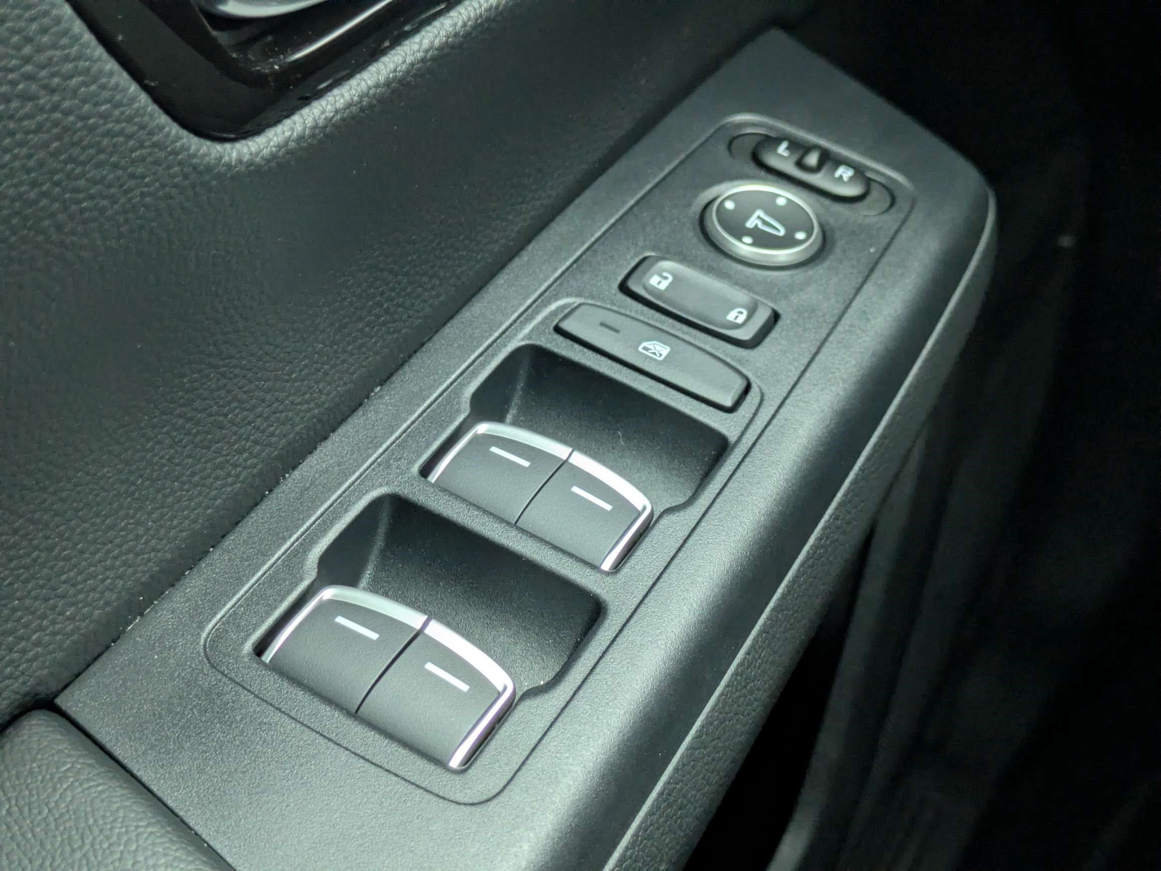 Certified 2025 Honda CR-V Sport Touring image 31
