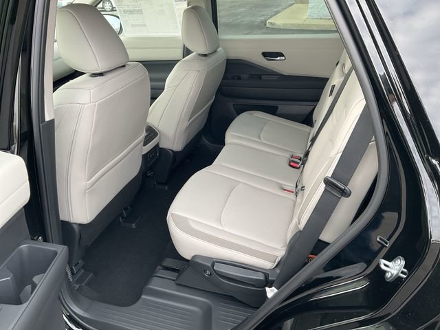 New 2026 Nissan Pathfinder SL AWD/4WD image 13
