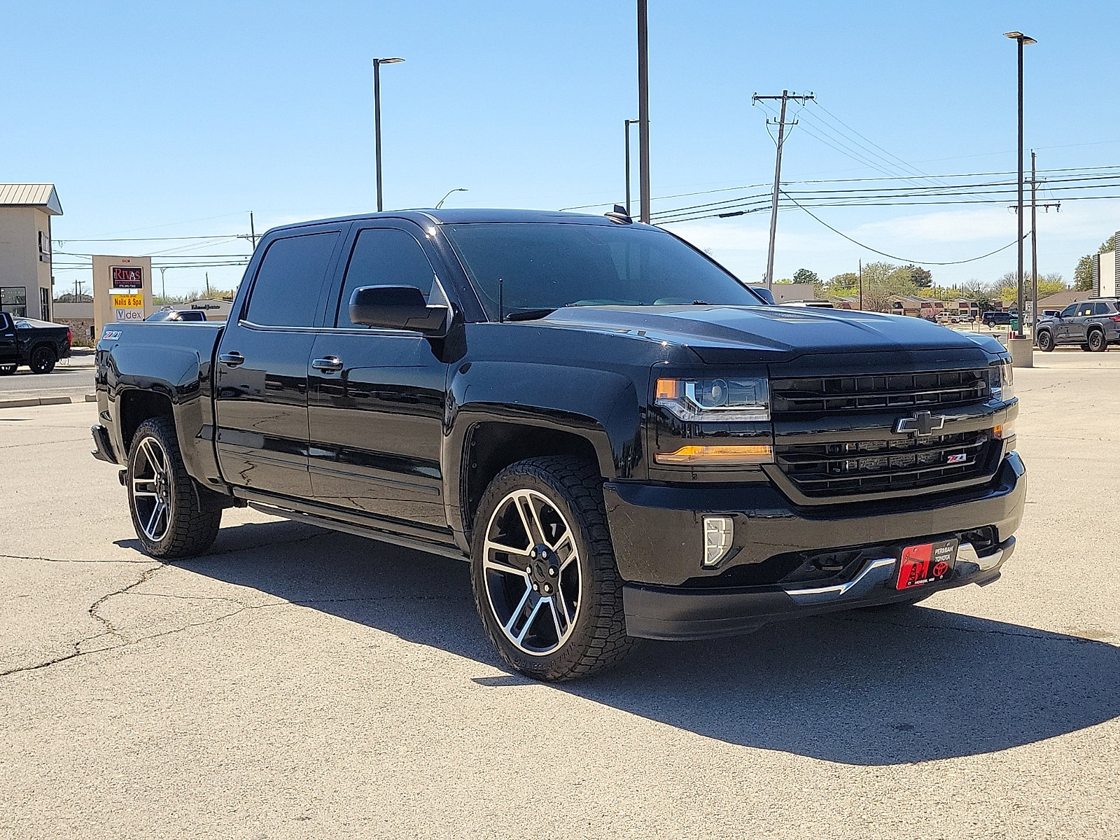 Used 2017 Chevrolet Silverado 1500 LT w/ Texas Edition image 6