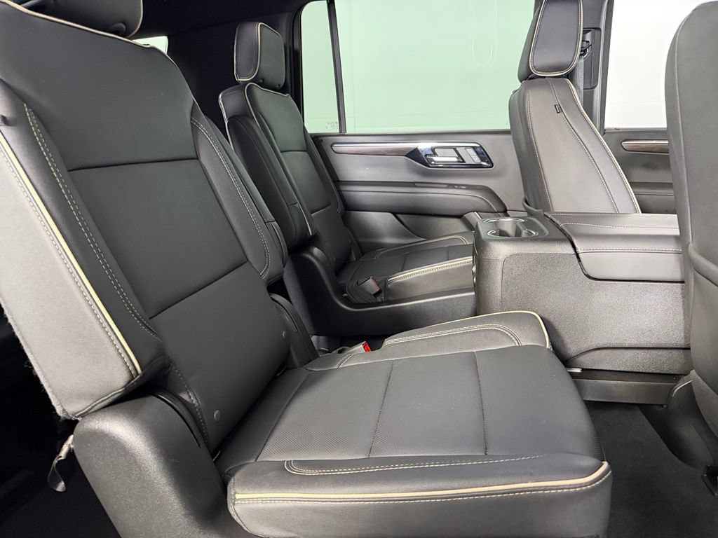 Used 2026 Chevrolet Suburban Premier AWD/4WD image 34