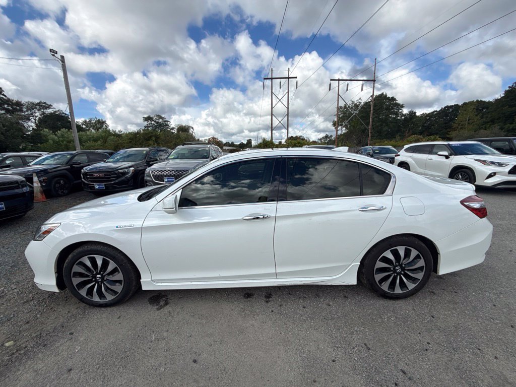 Used 2017 Honda Accord Touring image 9