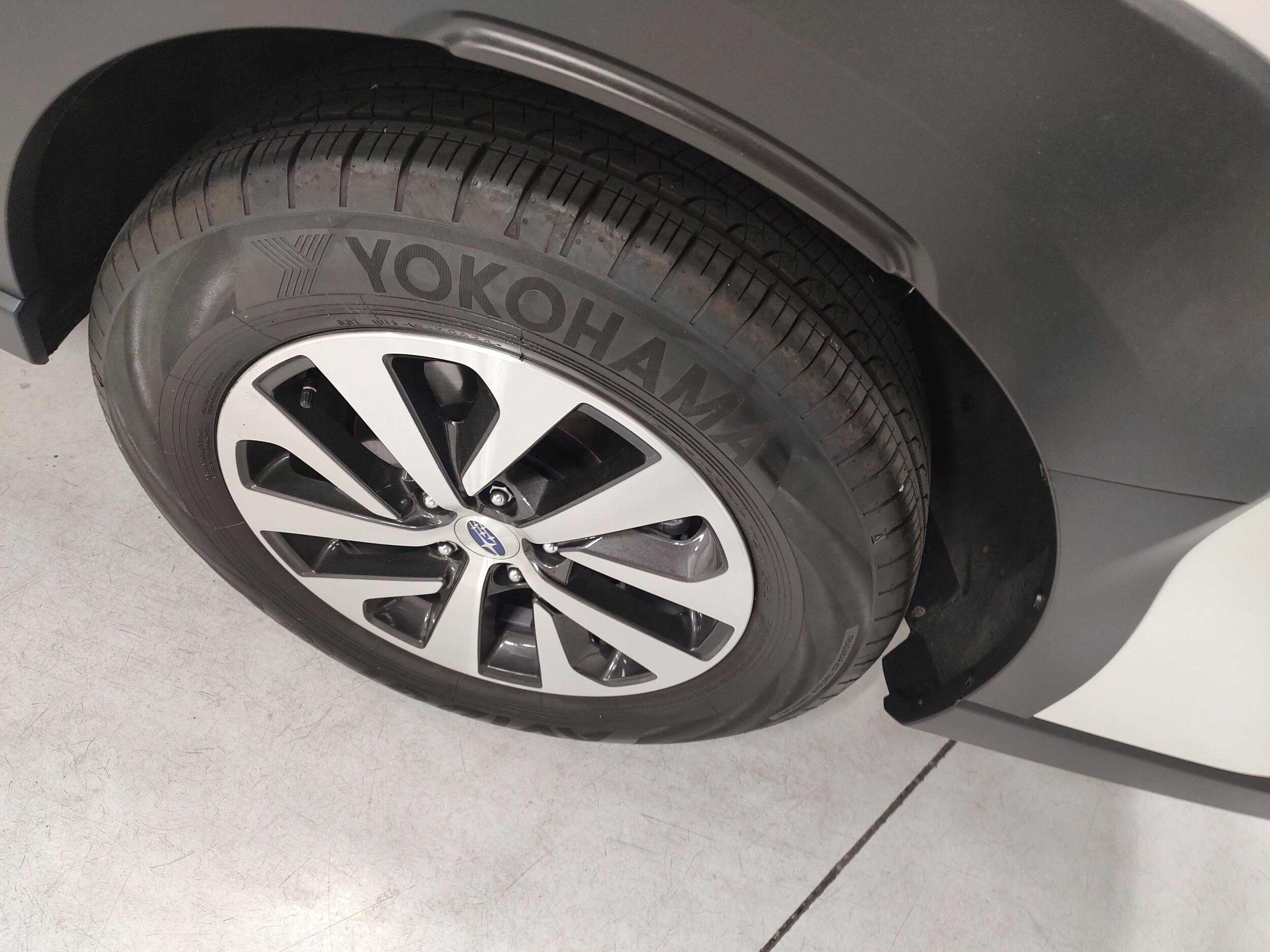 Used 2025 Subaru Outback Premium AWD/4WD image 13