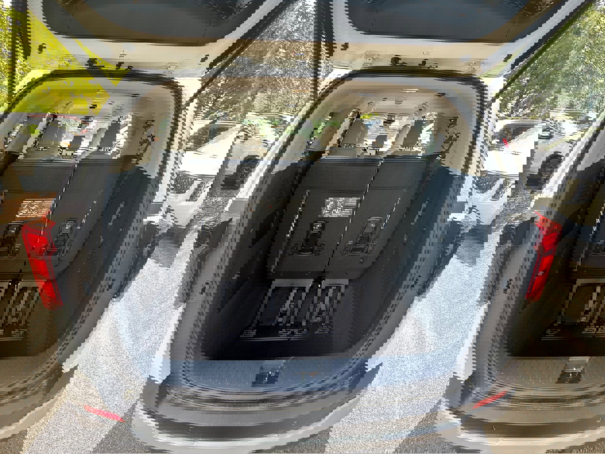 New 2025 Kia Carnival EX image 9