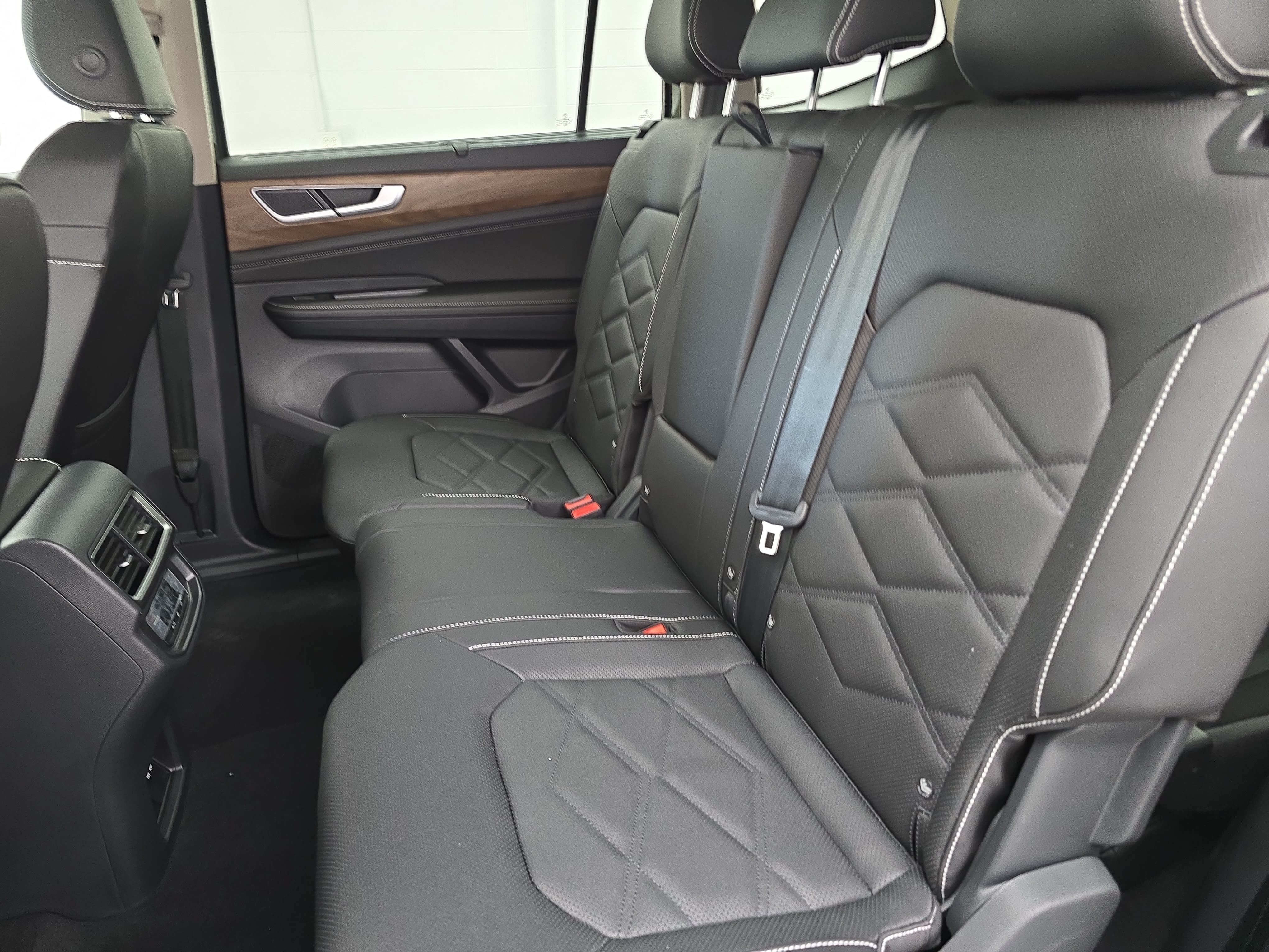 New 2026 Volkswagen Atlas SE FWD image 15
