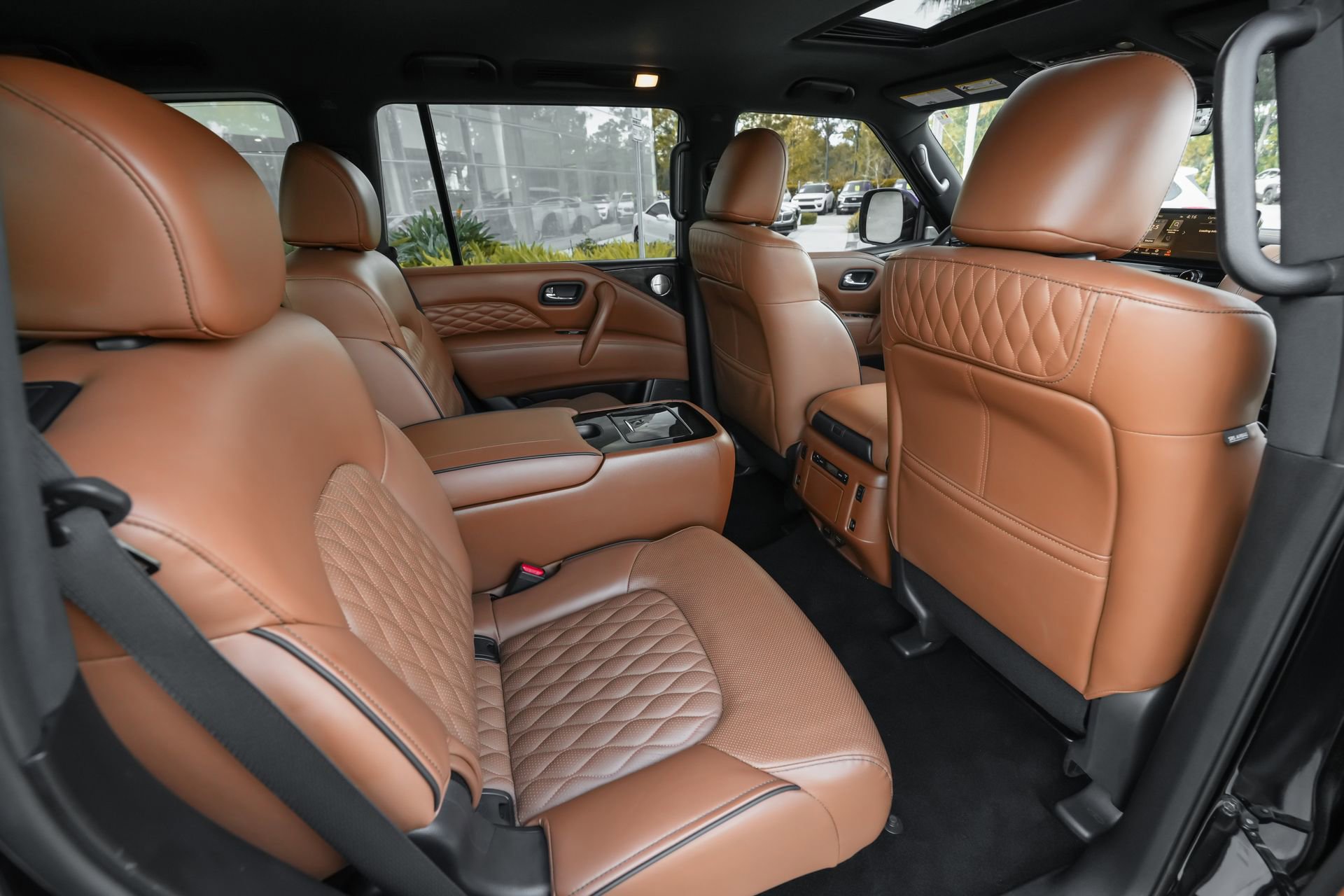 Used 2024 INFINITI QX80 Sensory image 36