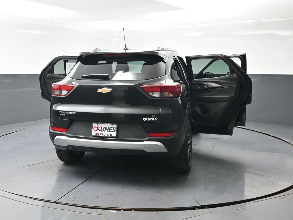 Used 2025 Chevrolet TrailBlazer LT AWD/4WD image 60