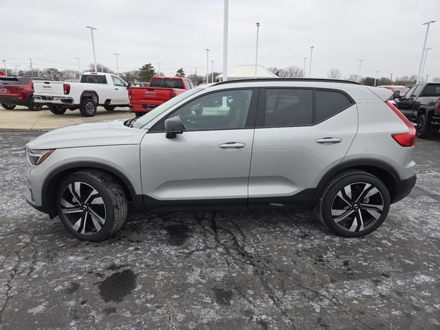 Used 2025 Volvo XC40 B5 Plus image 26