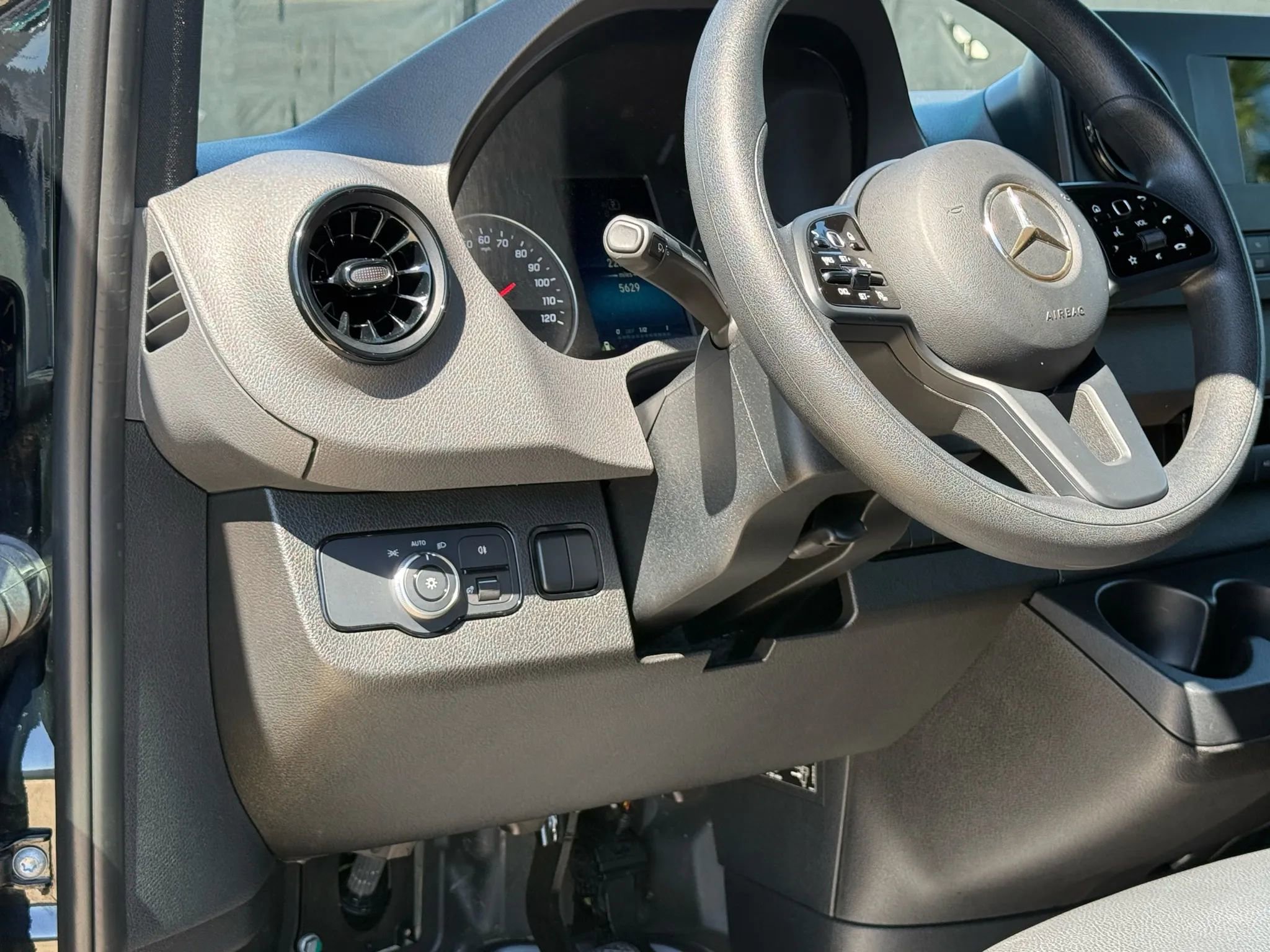 Used 2023 Mercedes-Benz Sprinter 3500 image 16