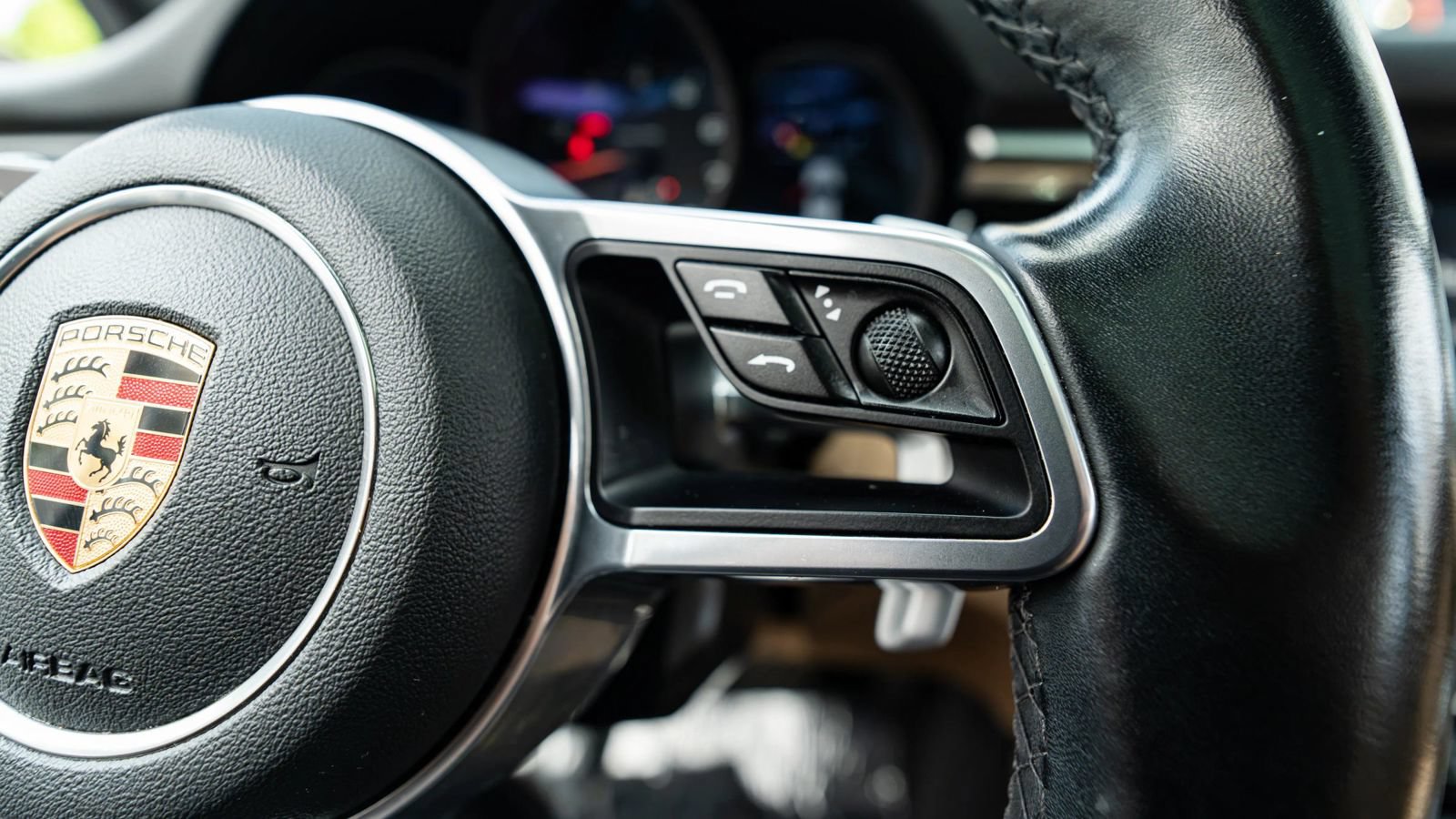 Used 2019 Porsche Macan AWD/4WD image 38