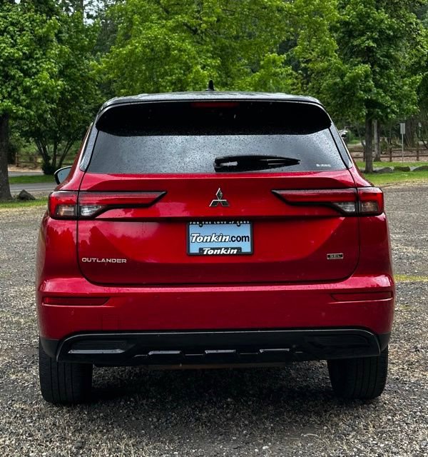 Used 2023 Mitsubishi Outlander AWD image 7
