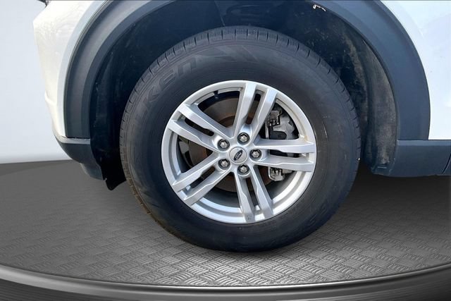 Used 2023 Ford Explorer XLT AWD/4WD image 31