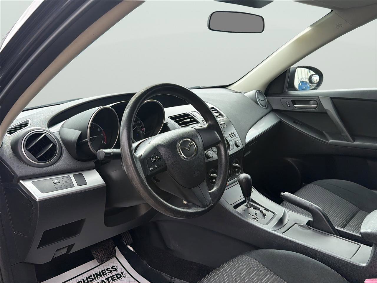 Used 2013 MAZDA MAZDA3 i SV w/ Convenience Pkg FWD image 10