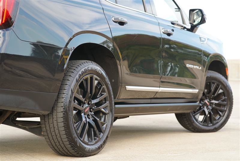 Used 2021 GMC Yukon Denali w/ Denali Premium Package AWD/4WD image 23